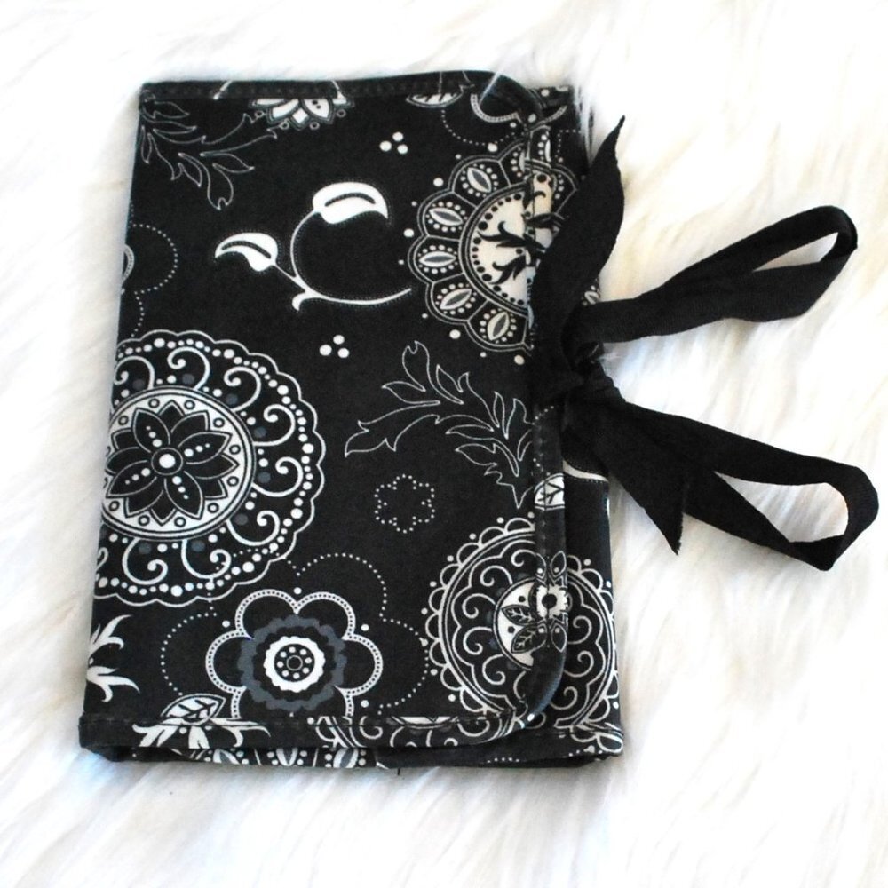 Thirty One Tri Fold Note Robbon Tie Pad Holder Black
